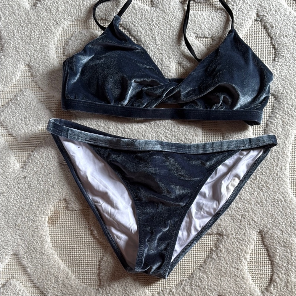 NWOT Cupshe slate gray Velvet Bikini Set size medium.